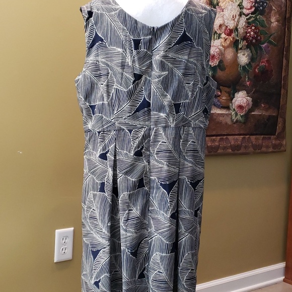 Dress 2XL - Picture 3 of 3